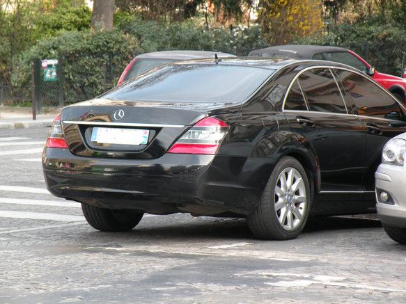  arrière de mercedes de luxe